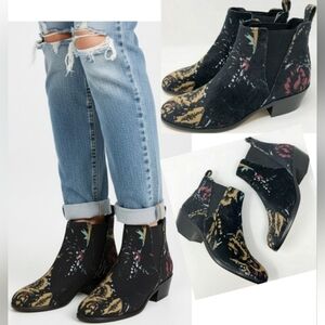 Vince Camuto Porta Velvet Floral Chelsea Boots Size 7.5